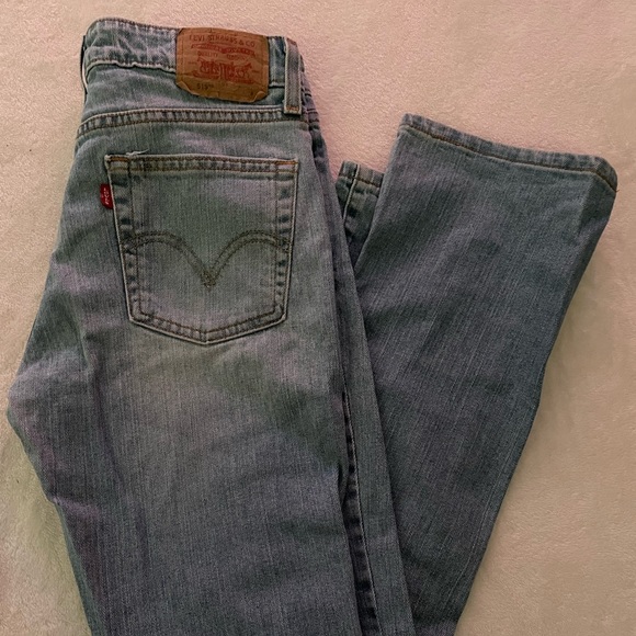 Levi's Denim - ⭐️🏆Host Pick 🥳🎉Levi’s 519 Low Flare Blue Jeans. Size 7Jr S